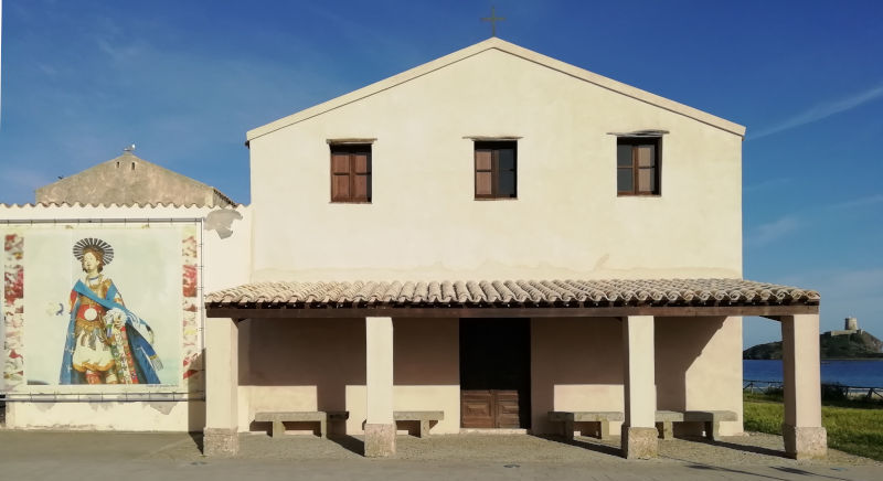 foto frontale della chiesa di Nora a Pula