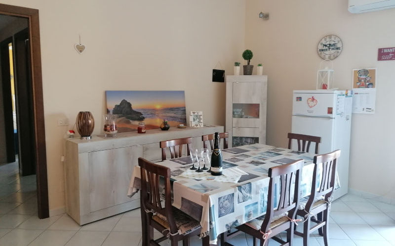 foto della sala da pranzo di casa grace pula