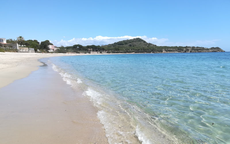 foto di una delle splendide spiagge di Pula
